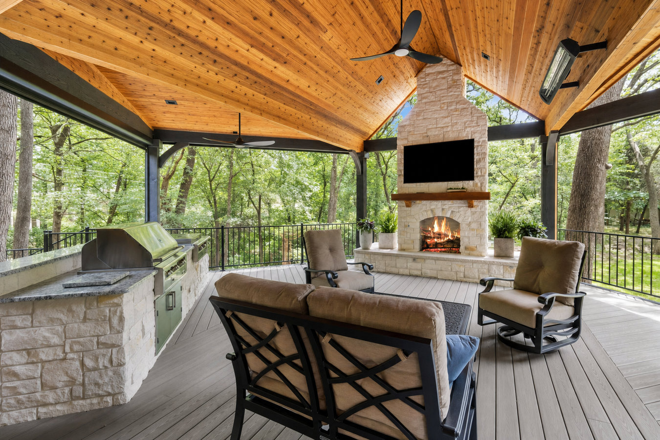 Wildomar Fence & Deck - custom deck and fence builder in Wildomar, CA